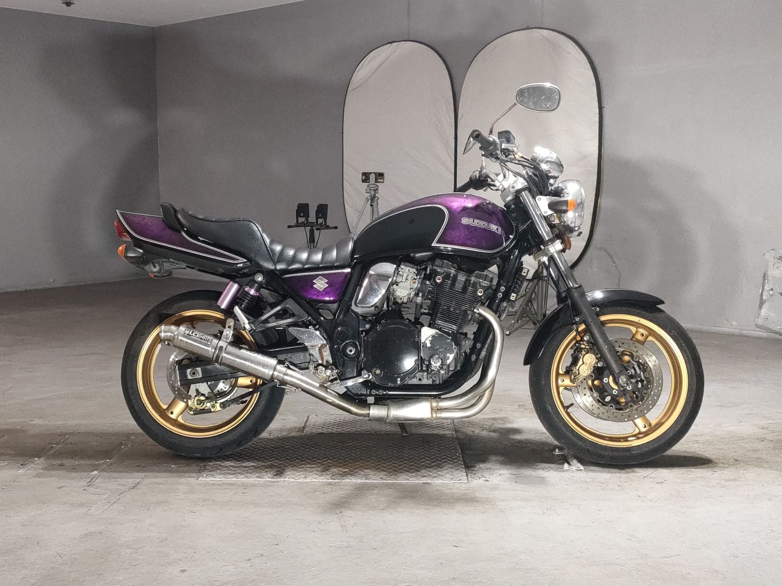 Suzuki INAZUMA 400