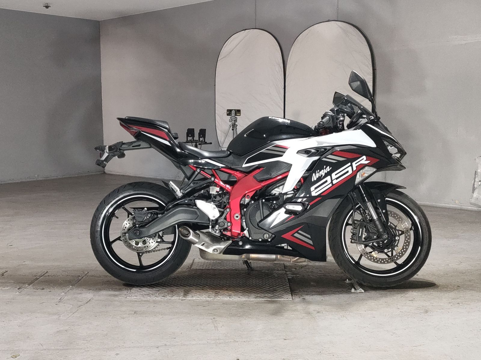 Kawasaki NINJA ZX-25R