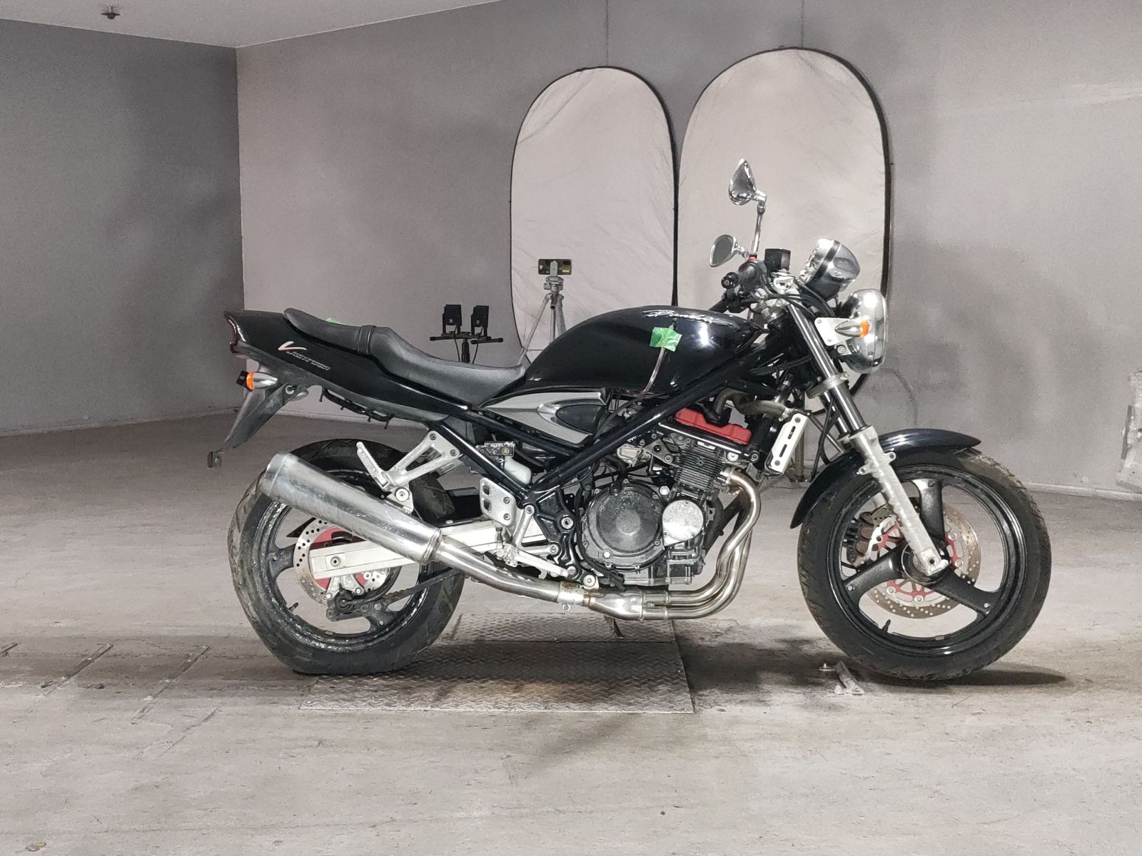 Suzuki BANDIT250-1