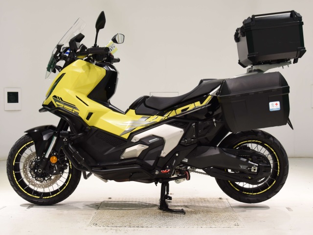 Honda X-ADV750-2