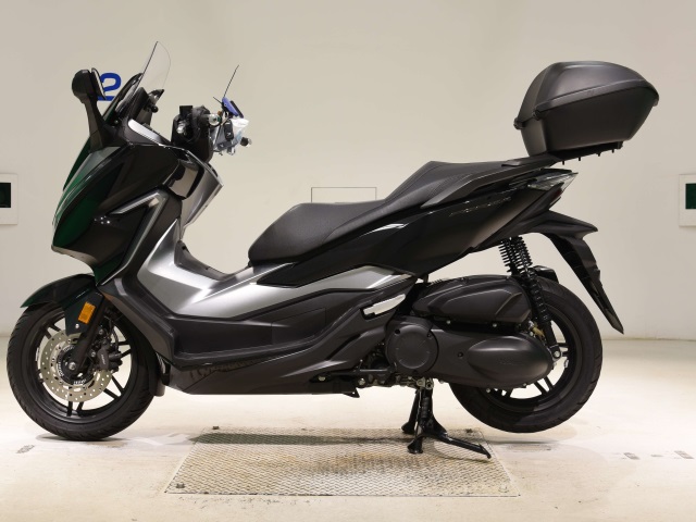 Honda FORZA -4