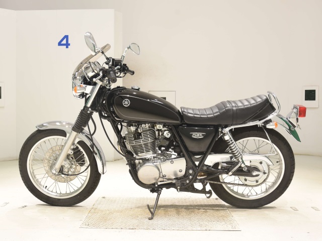 Yamaha SR400-4