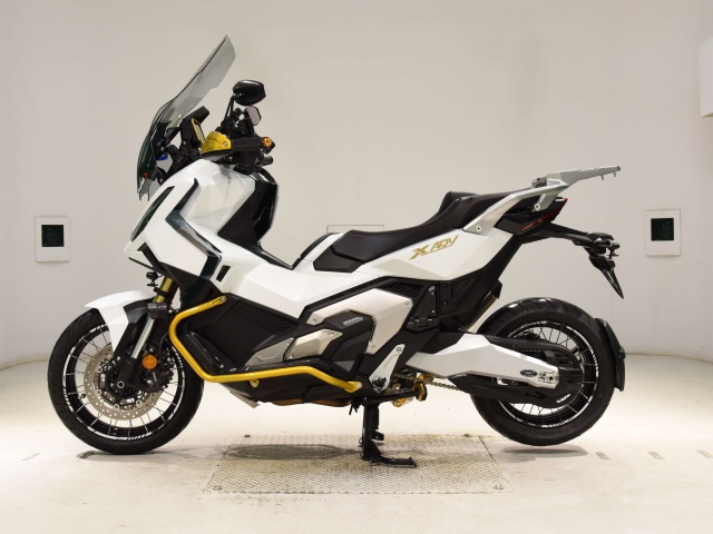 Honda X-ADV750-2