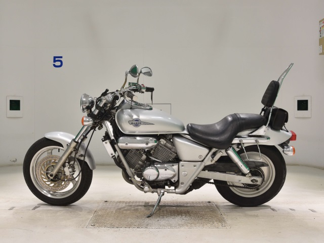 Honda MAGNA 250