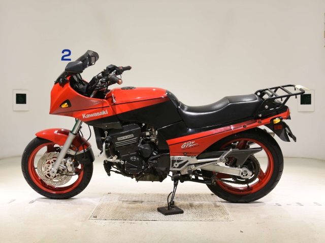 Kawasaki GPZ900R