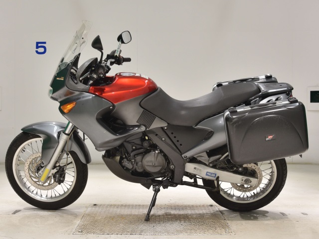 Aprilia PEGASO STRADA650