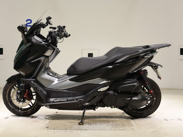 Honda FORZA -4