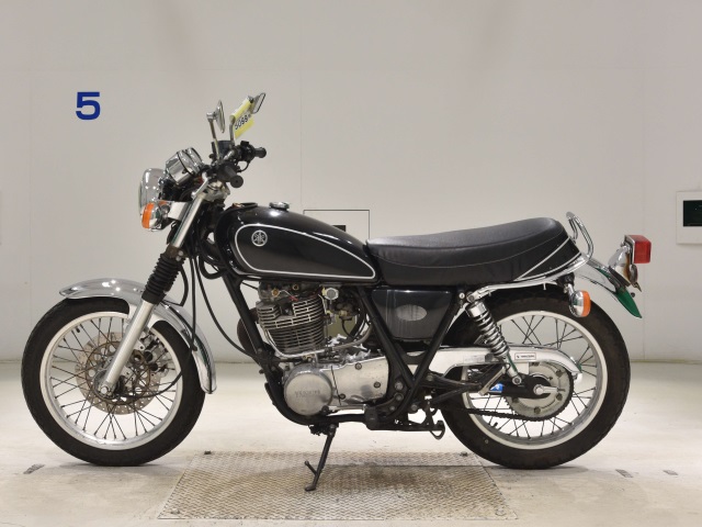 Yamaha SR400-3