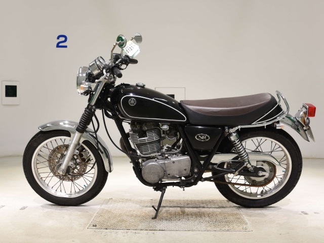 Yamaha SR400-3