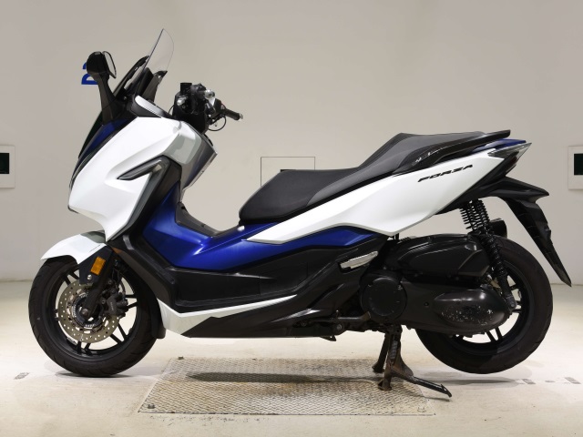 Honda FORZA -4