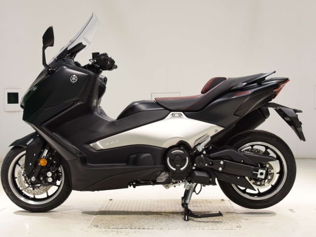 Yamaha T-MAX560