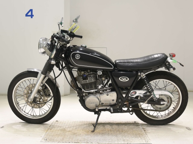 Yamaha SR400-3