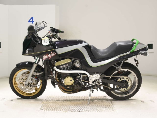 Kawasaki GPZ900R