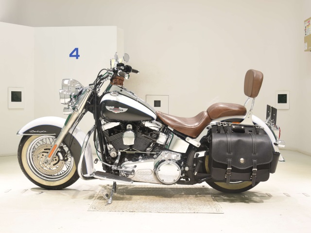 Harley-Davidson Softail Deluxe FLSTN1580