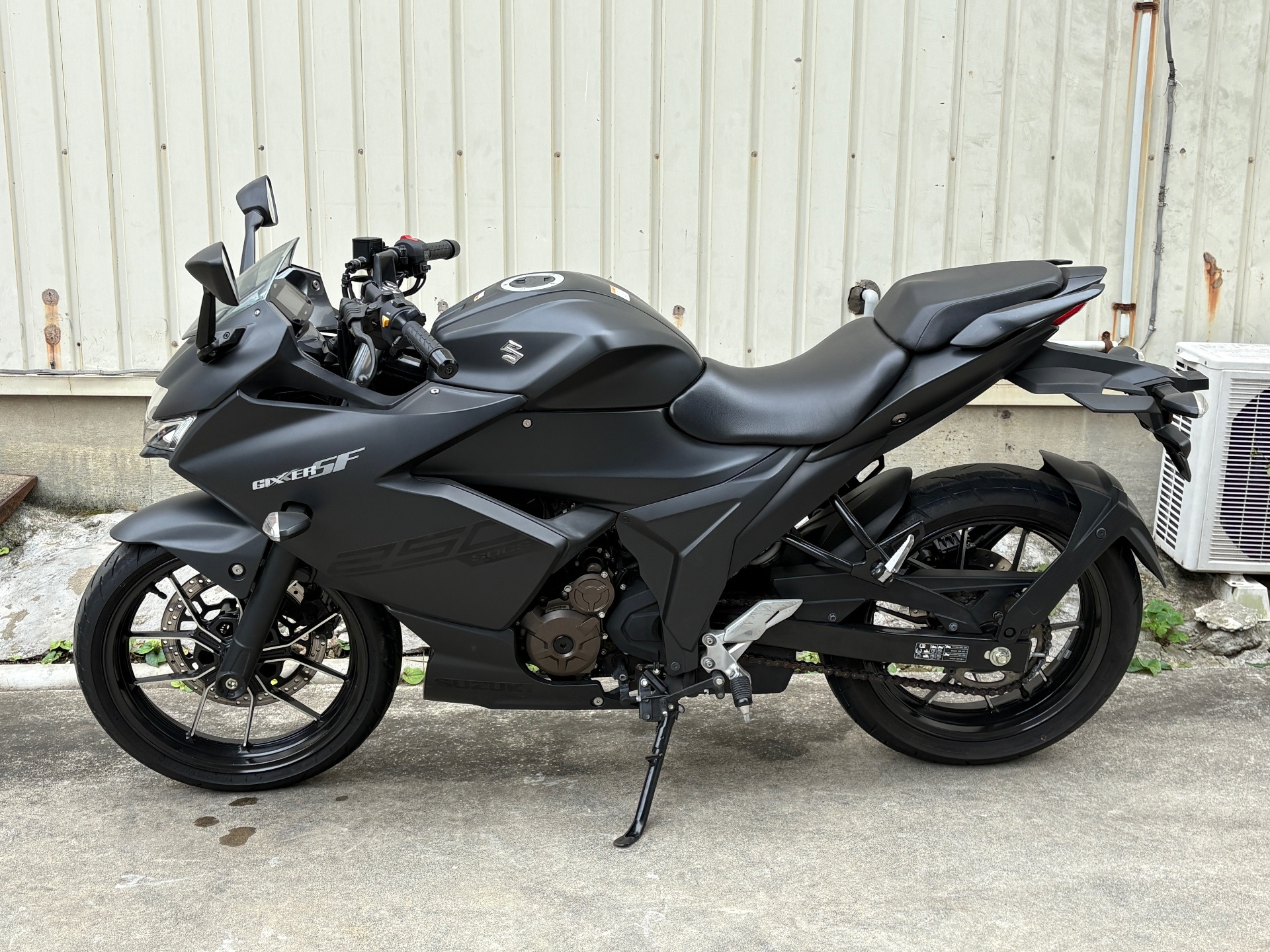 Suzuki GIXXER-SF250