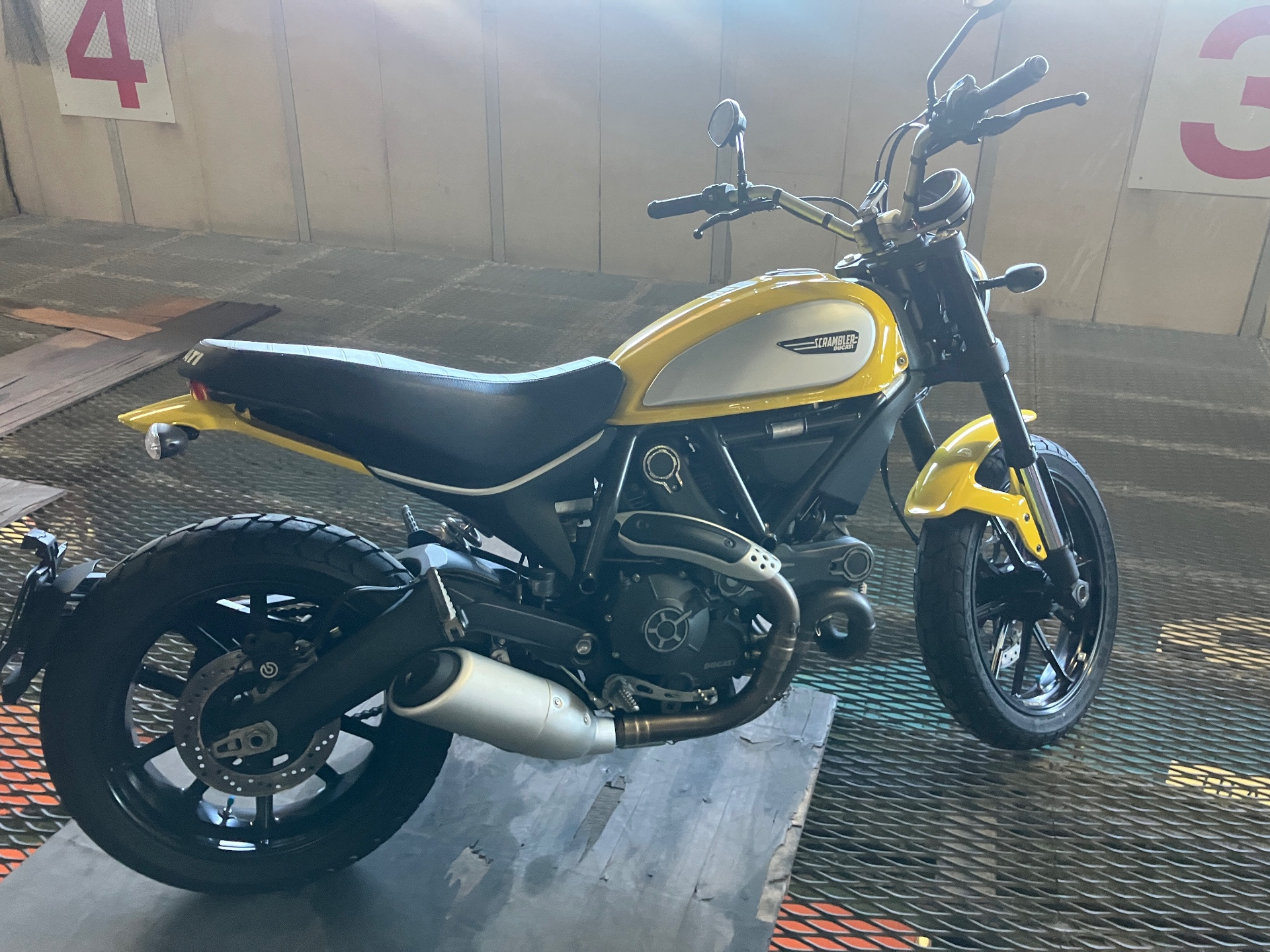 Ducati SCRAMBLER ICON