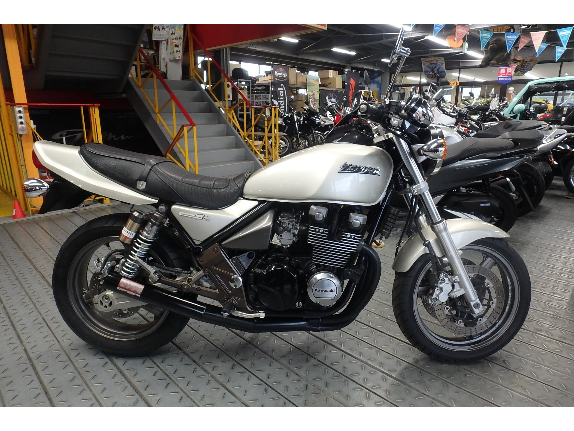 Kawasaki ZEPHYR400K