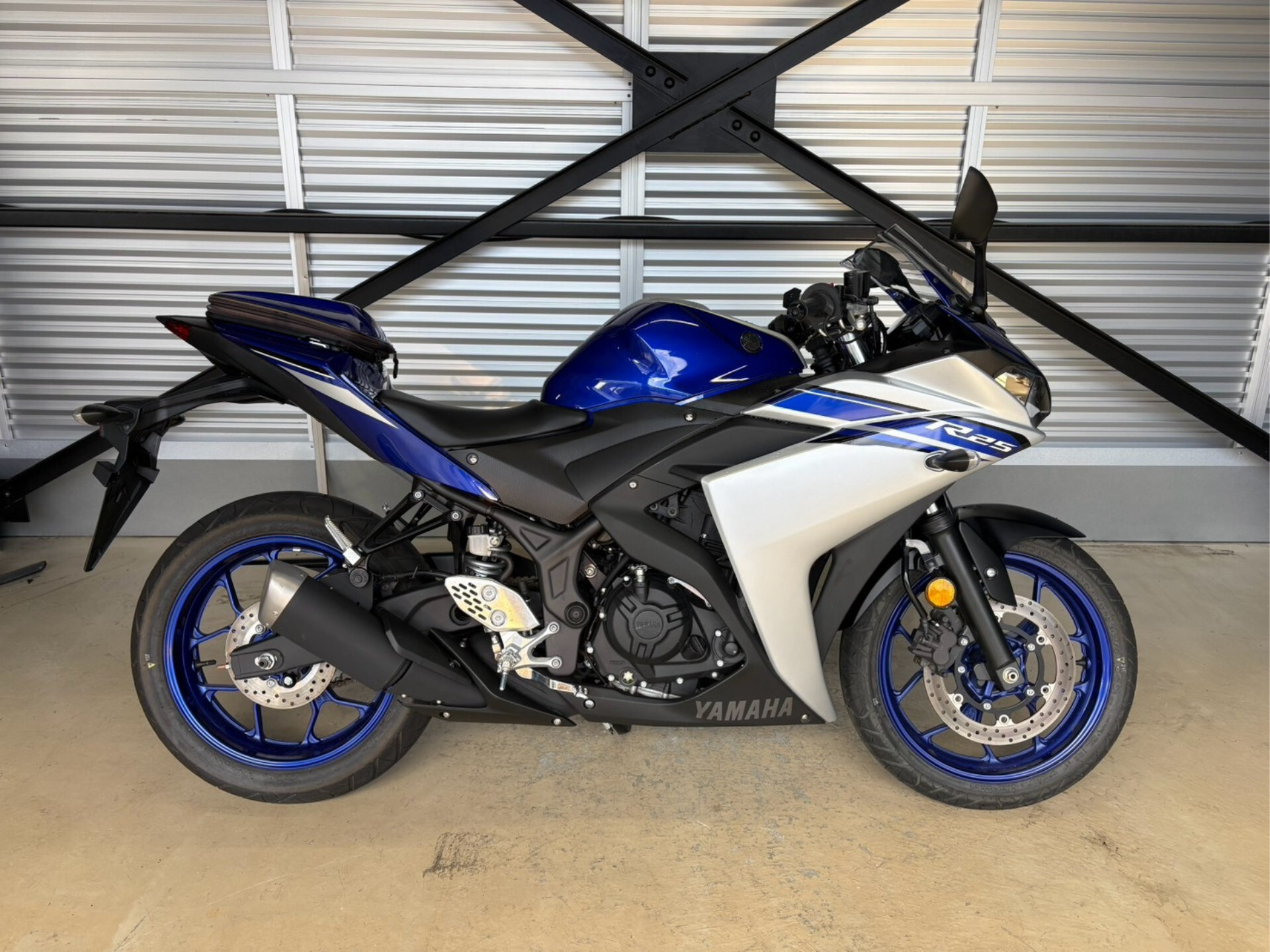 Yamaha YZF-R25