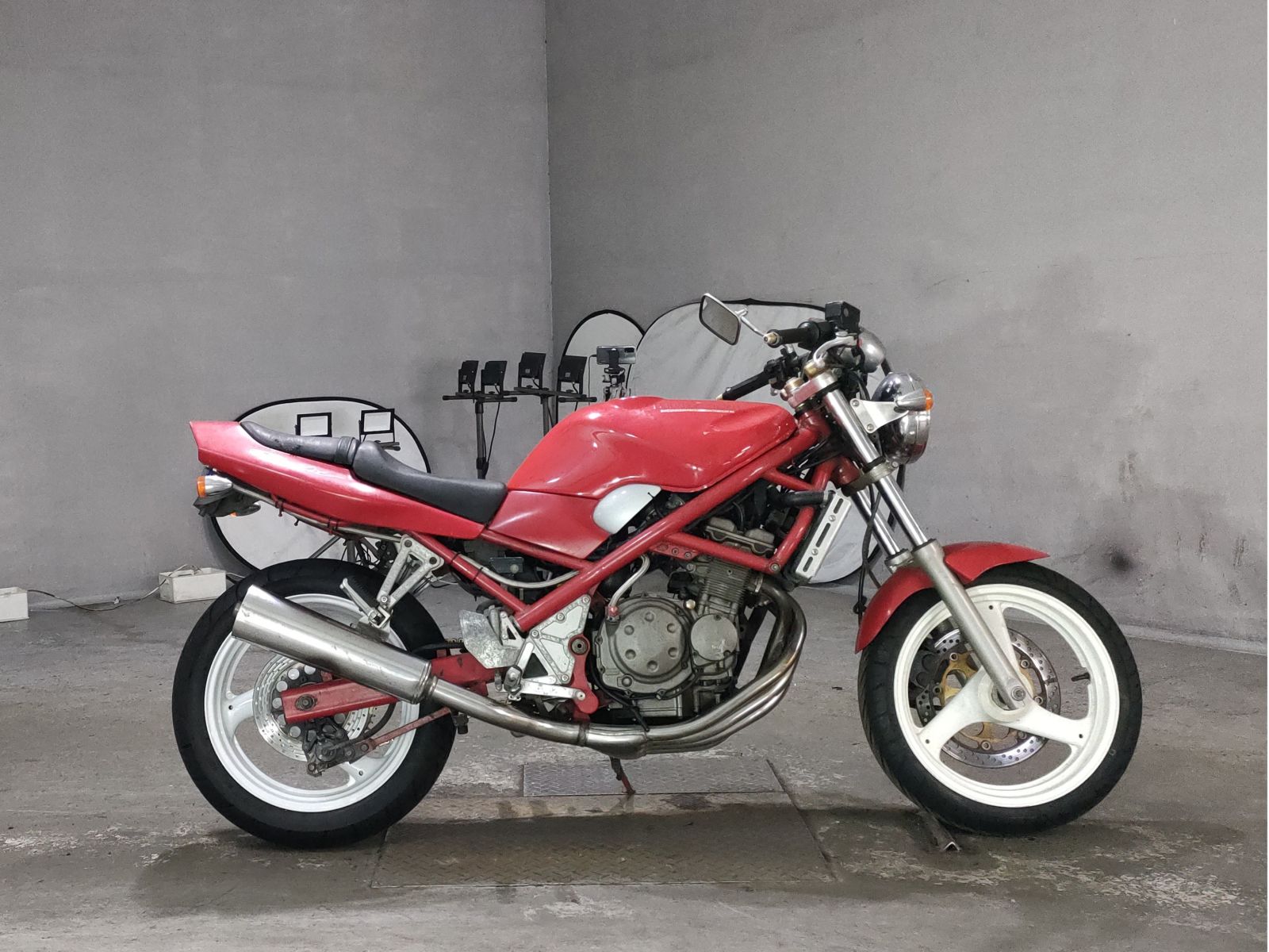 Suzuki BANDIT250-1