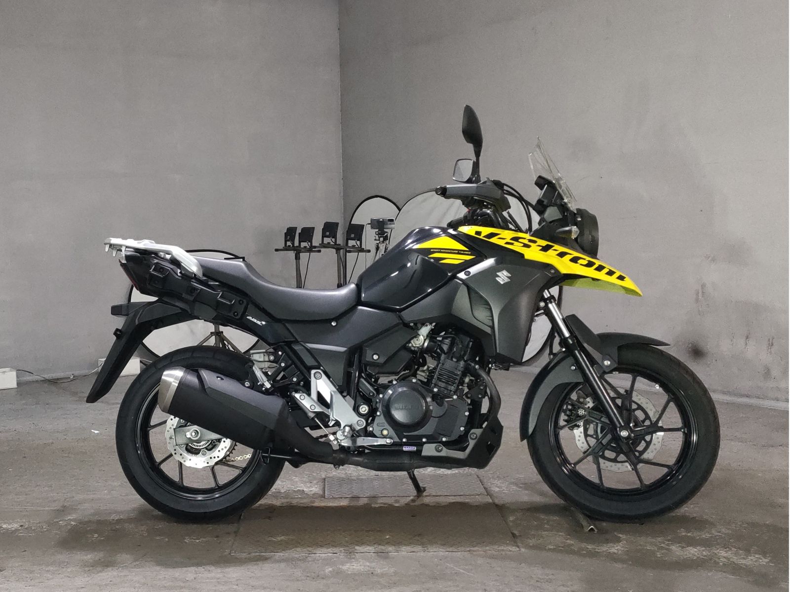 Suzuki V-STROM 250