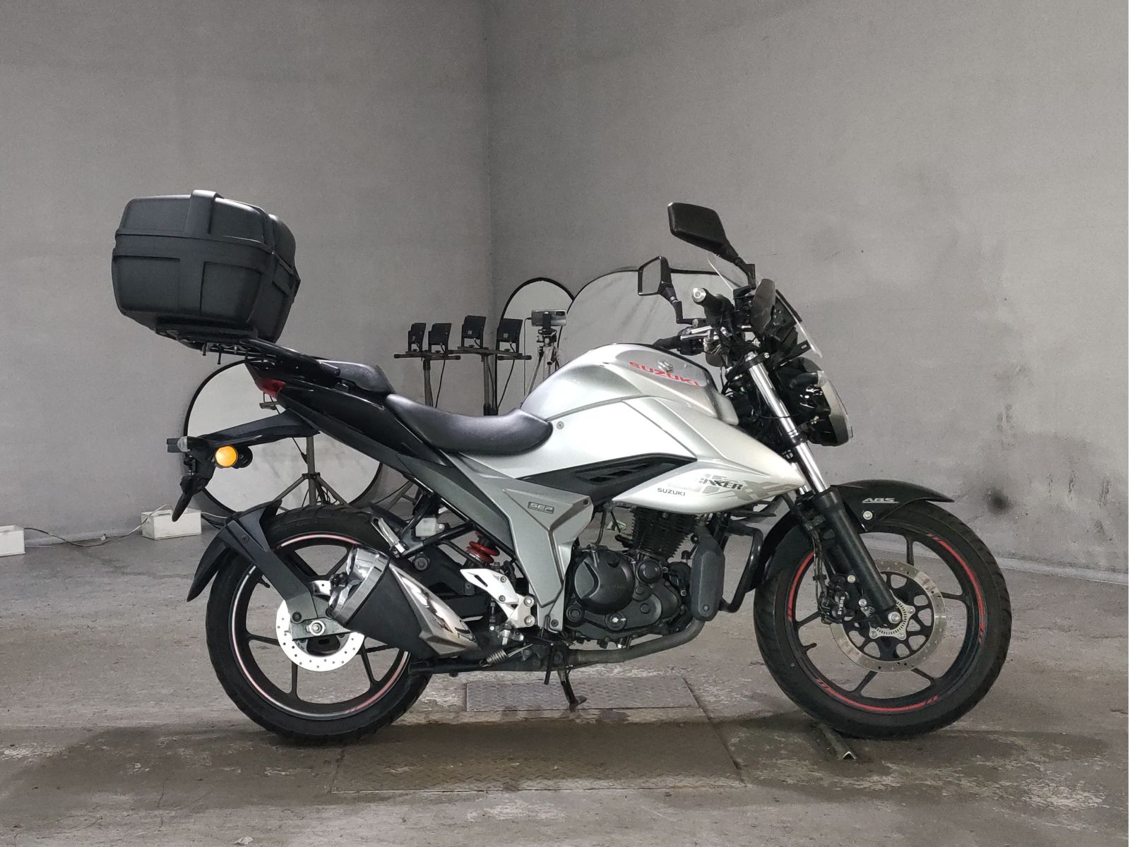 Suzuki GIXXER-150