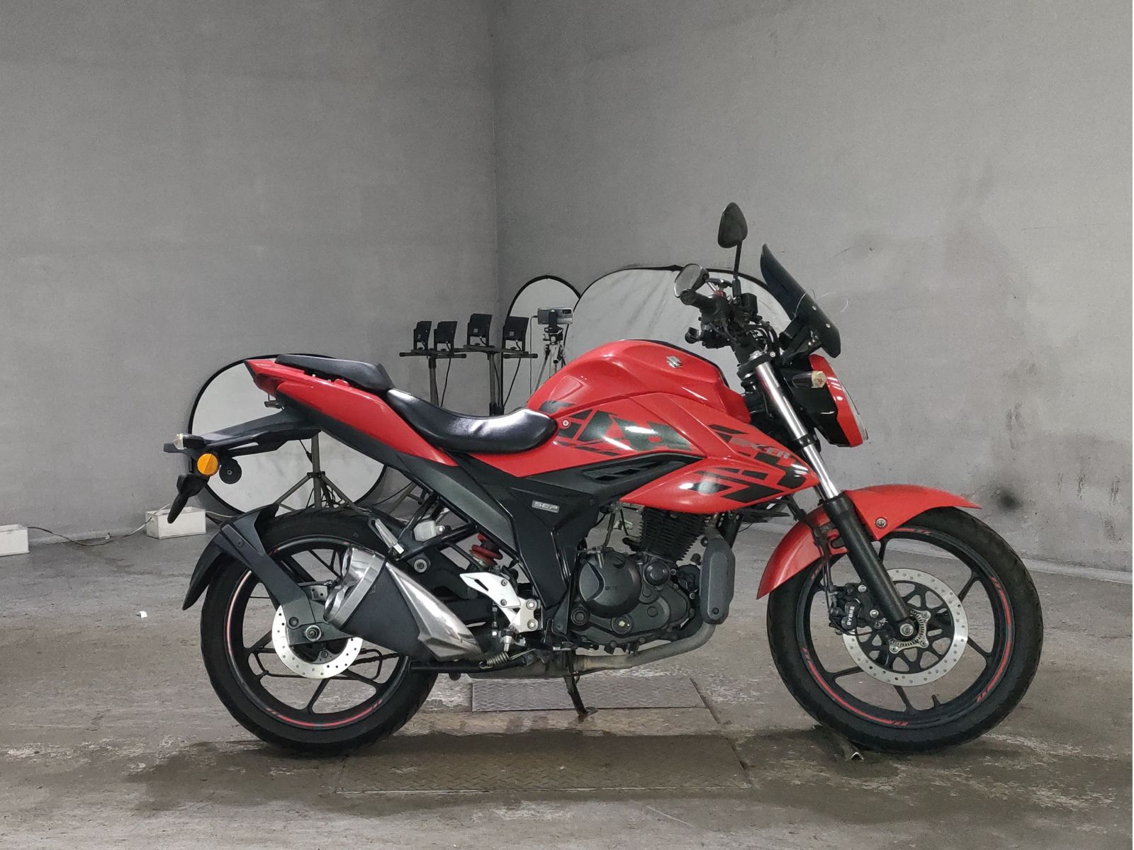 Suzuki GIXXER-150