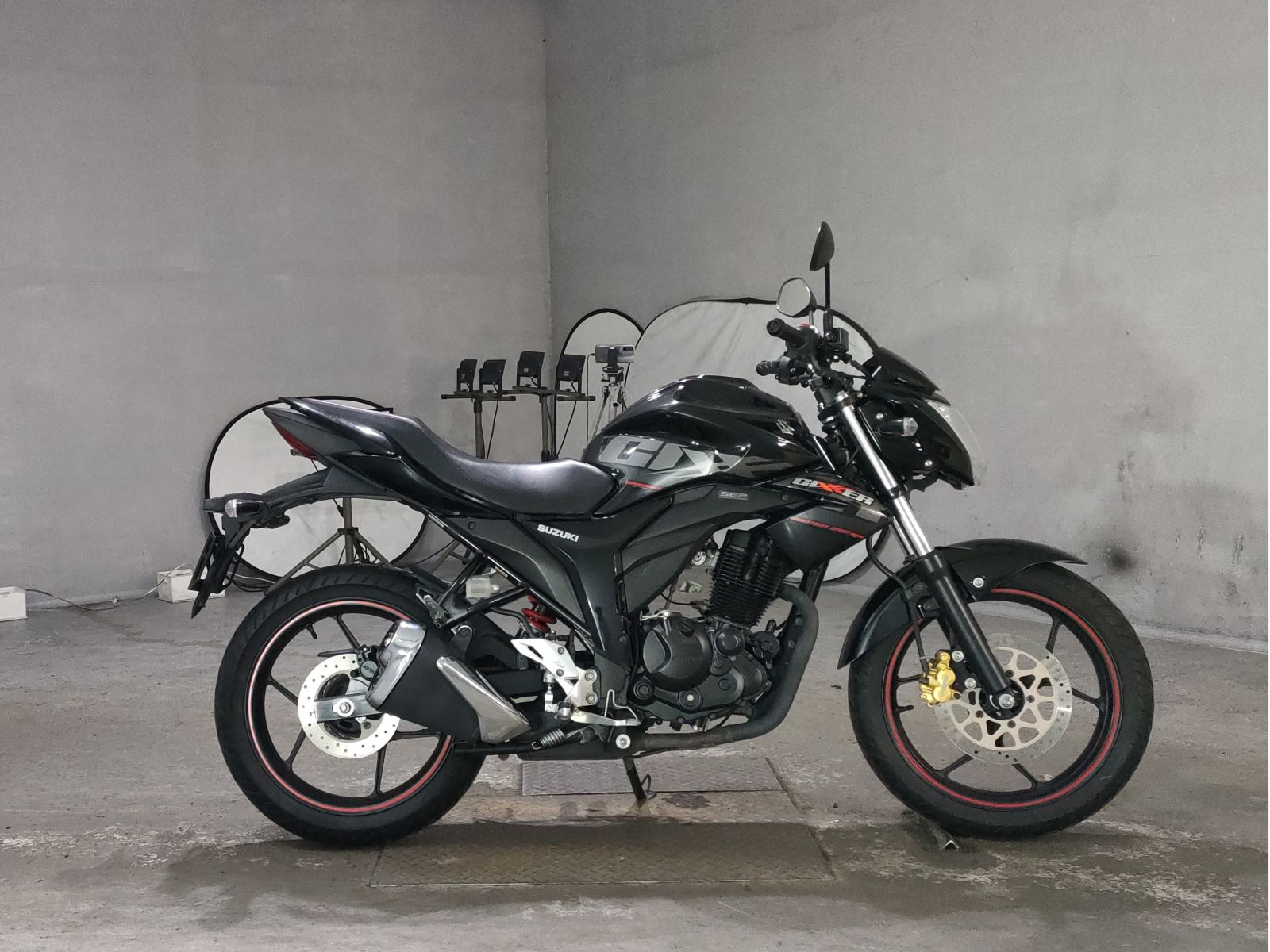 Suzuki GIXXER-150