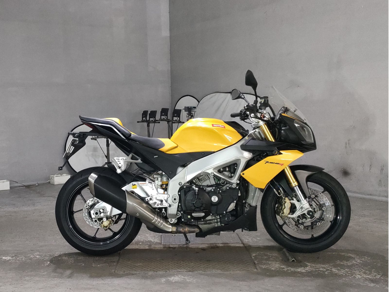 Aprilia TUONO V4R APRC