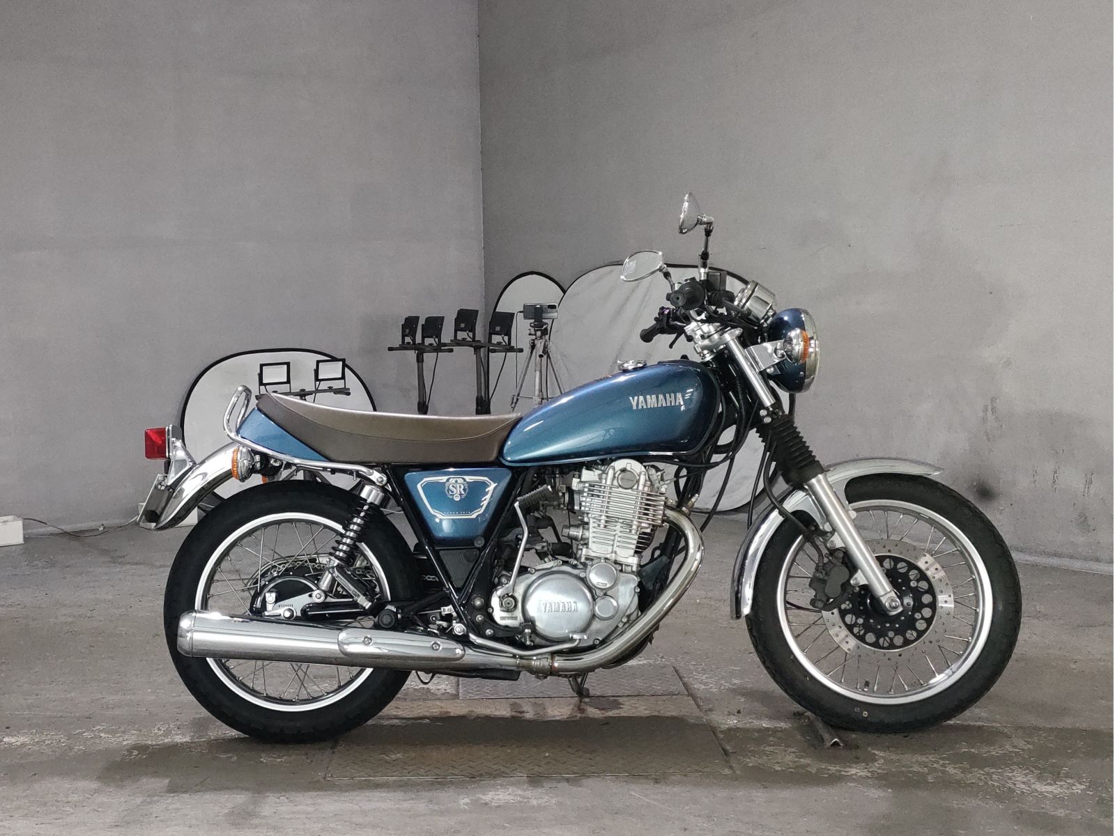Yamaha SR400-1