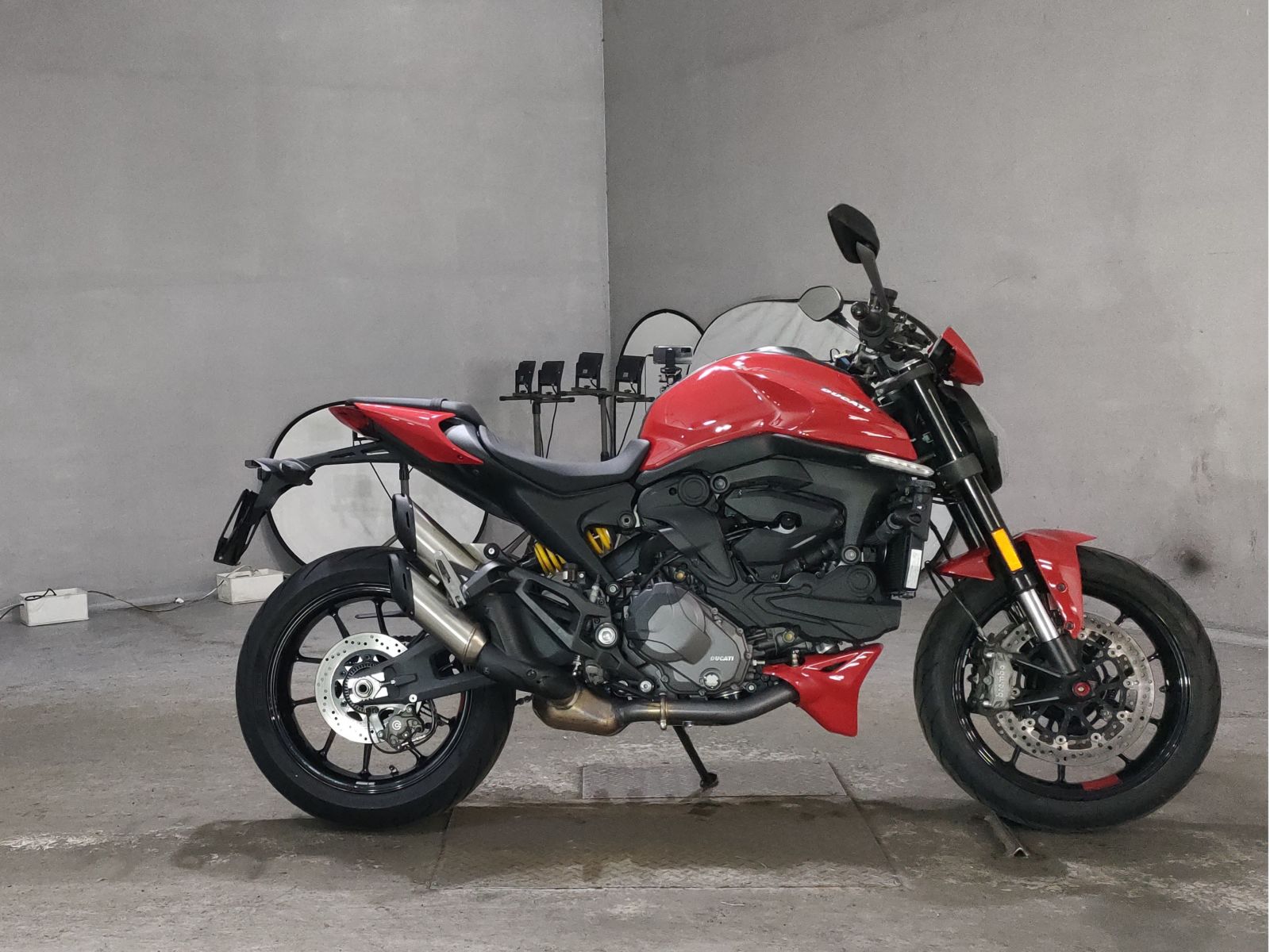 Ducati MONSTER PLUS