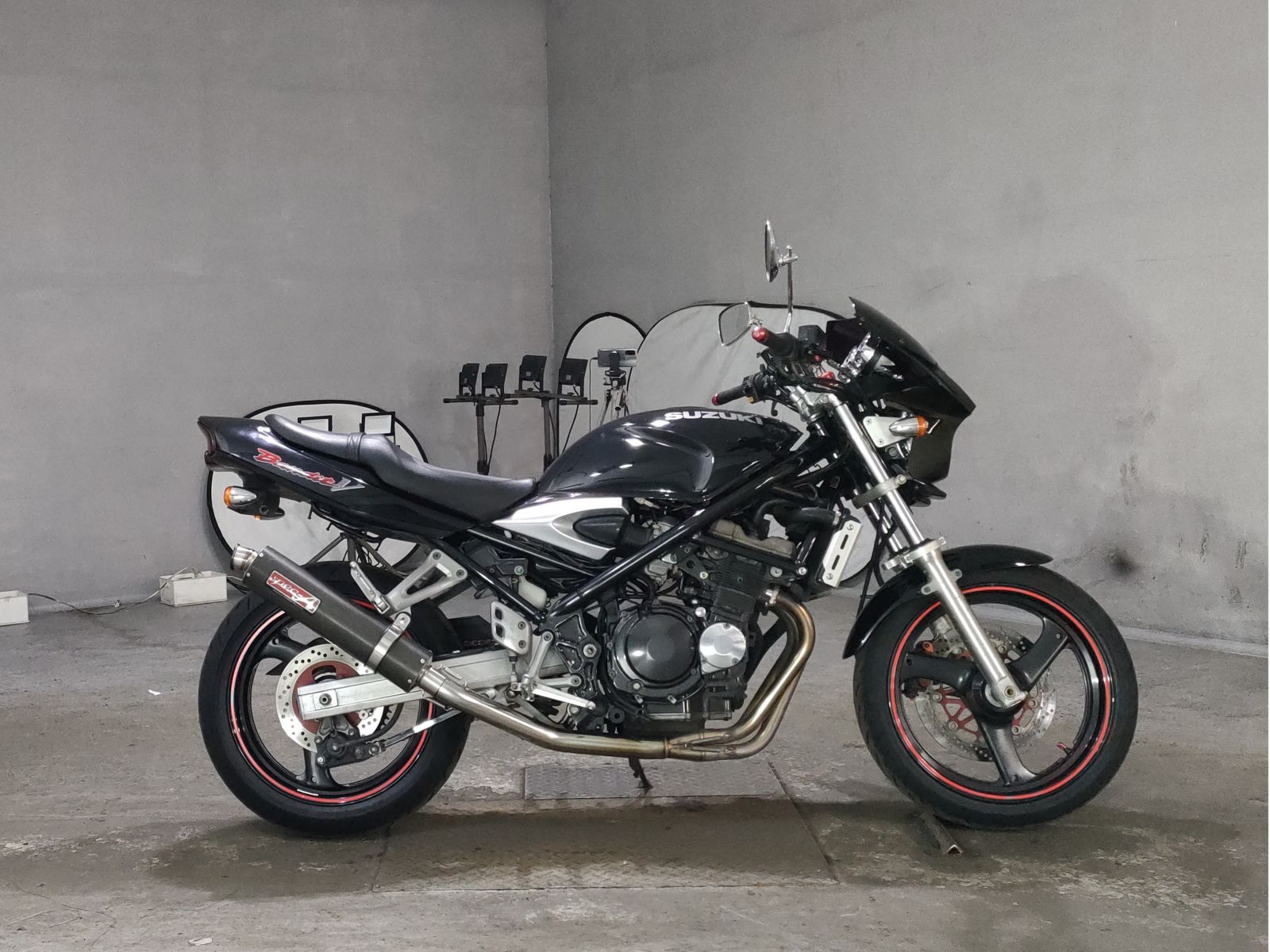 Suzuki BANDIT250-1