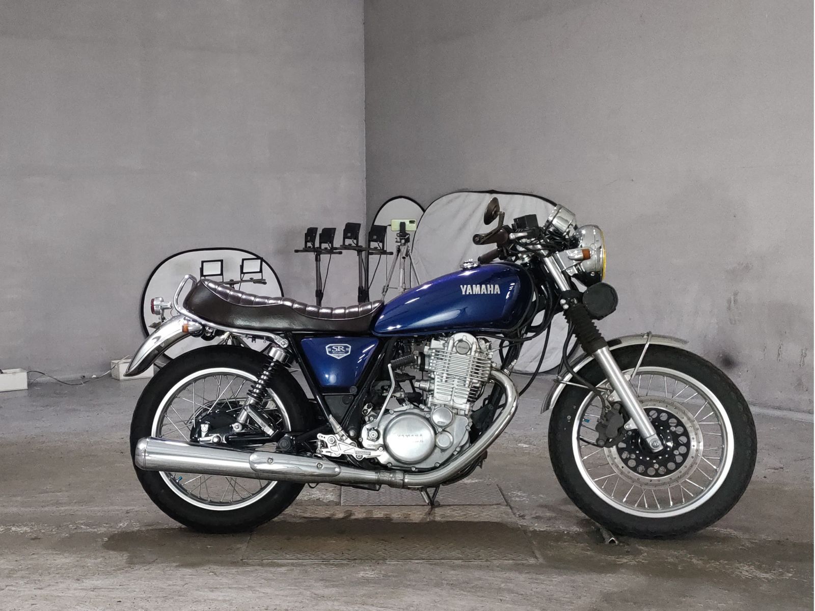 Yamaha SR400-1