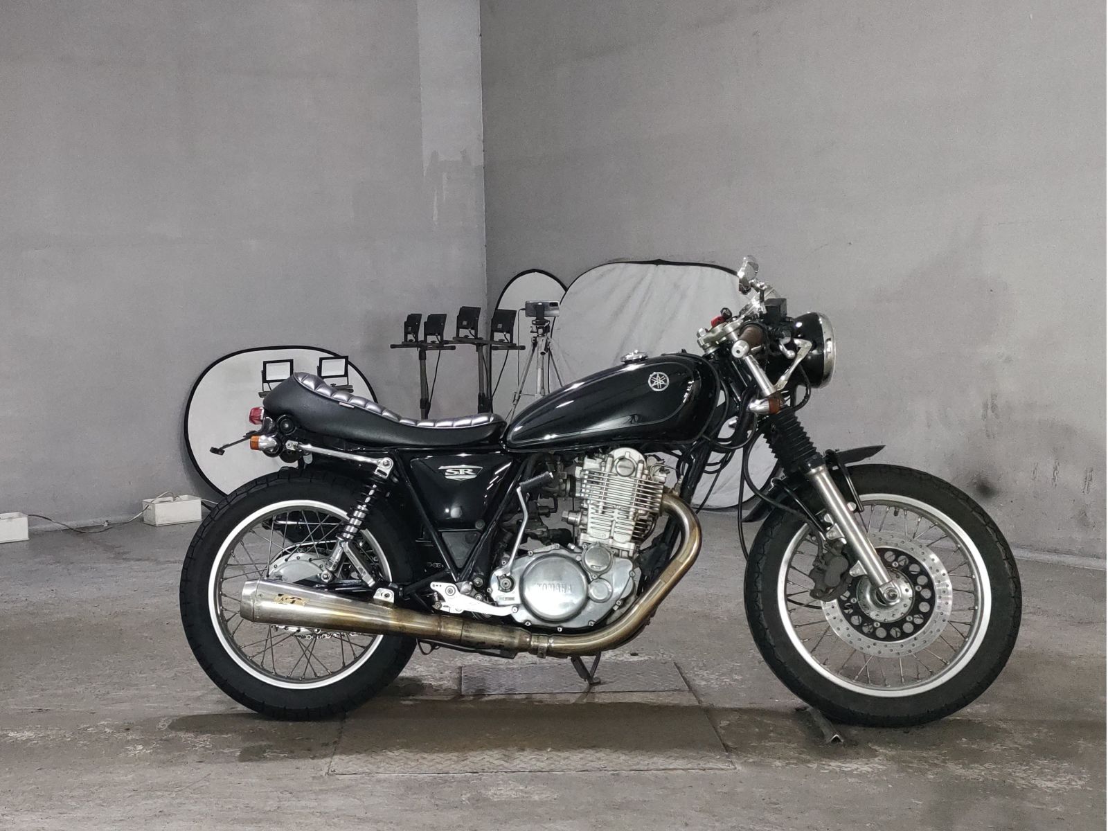Yamaha SR400-1