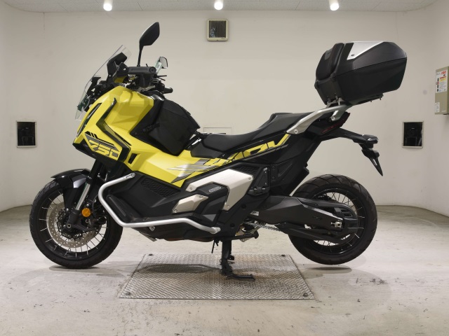 Honda X-ADV750-2