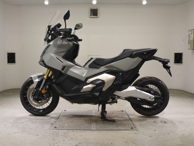Honda X-ADV750-2