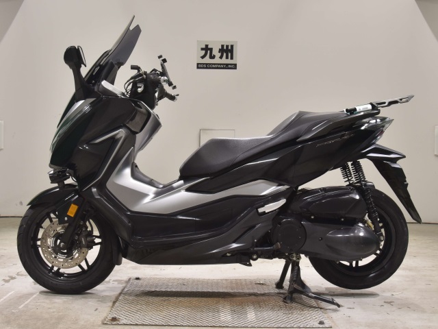 Honda FORZA -4