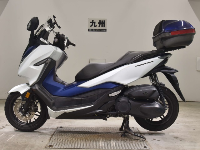 Honda FORZA -4