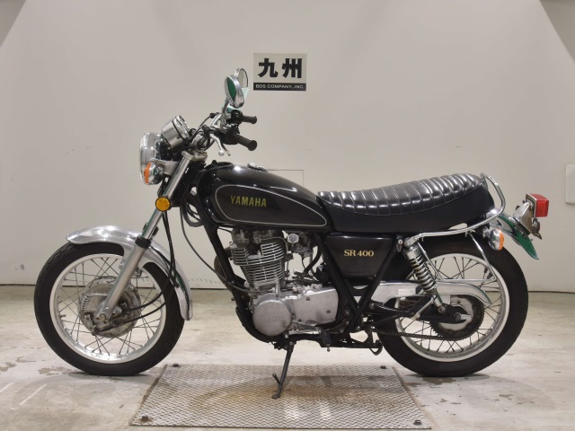Yamaha SR400-2