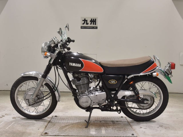Yamaha SR400-2