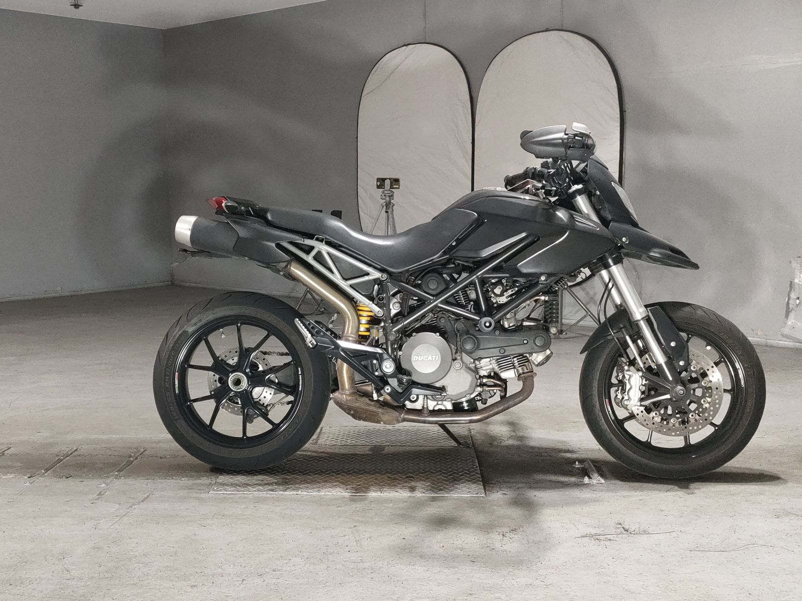 Ducati HYPERMOTARD 796