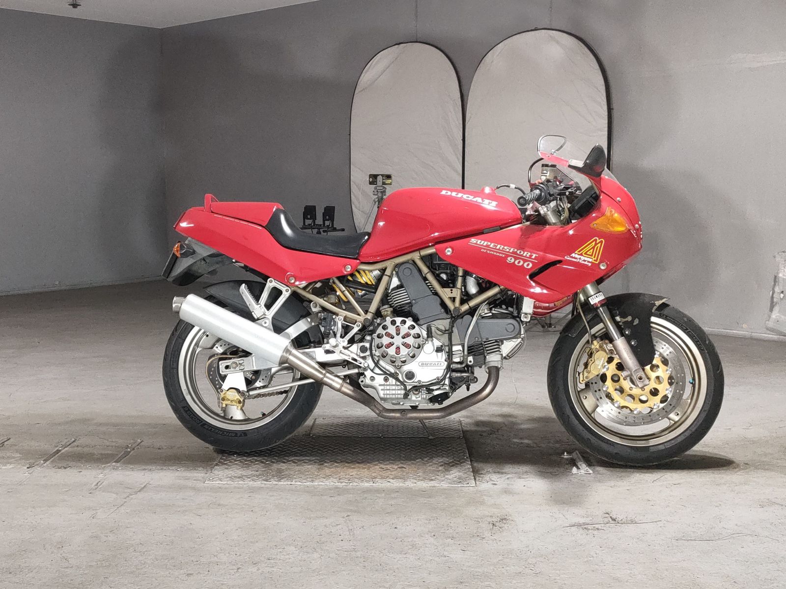 Ducati 900SS