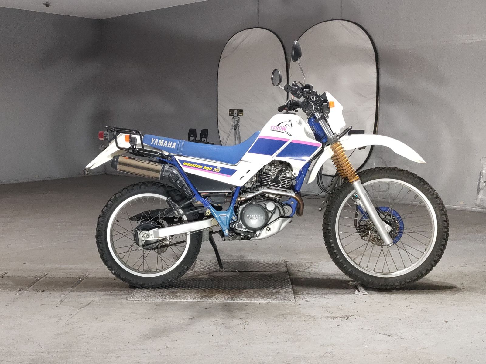 Yamaha SEROW 225