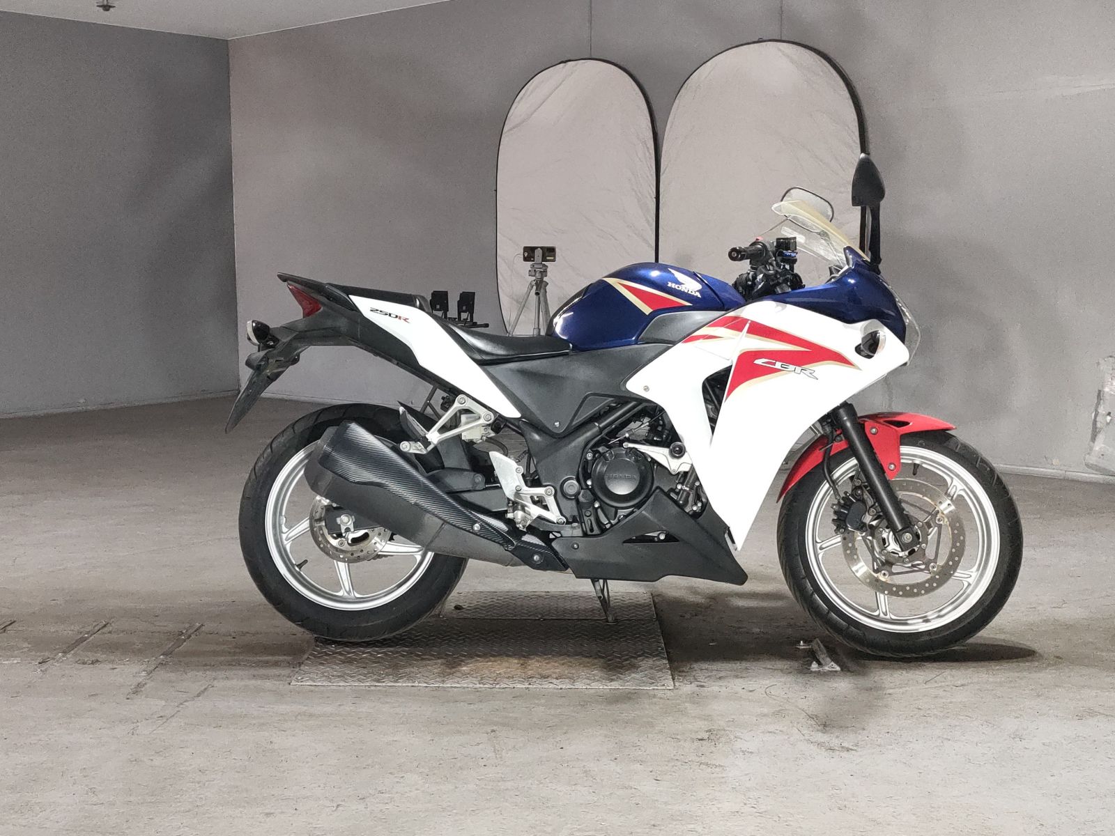 Honda CBR250R
