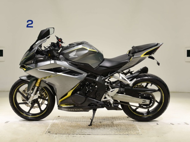 Honda CBR250RR-2