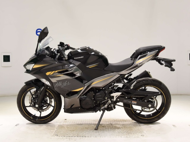 Kawasaki NINJA400-2