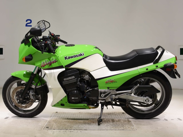 Kawasaki GPZ900R