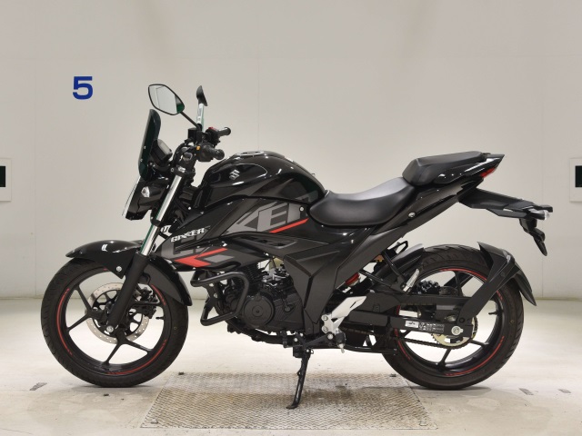 Suzuki GIXXER-150