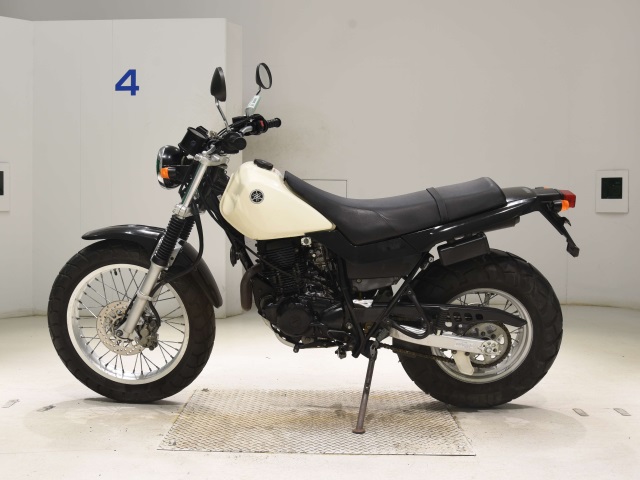 Yamaha TW225