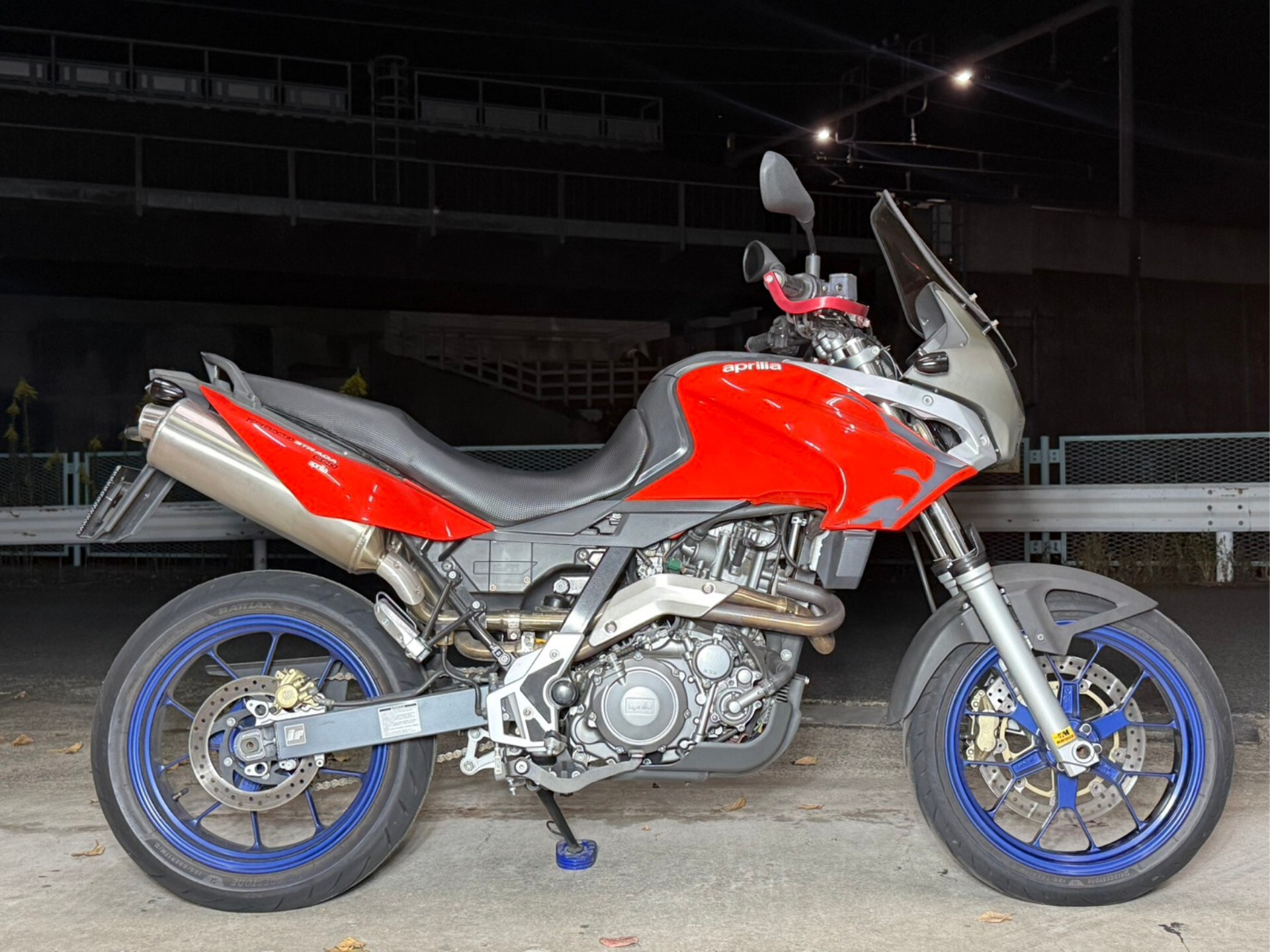 Aprilia PEGASO STRADA650