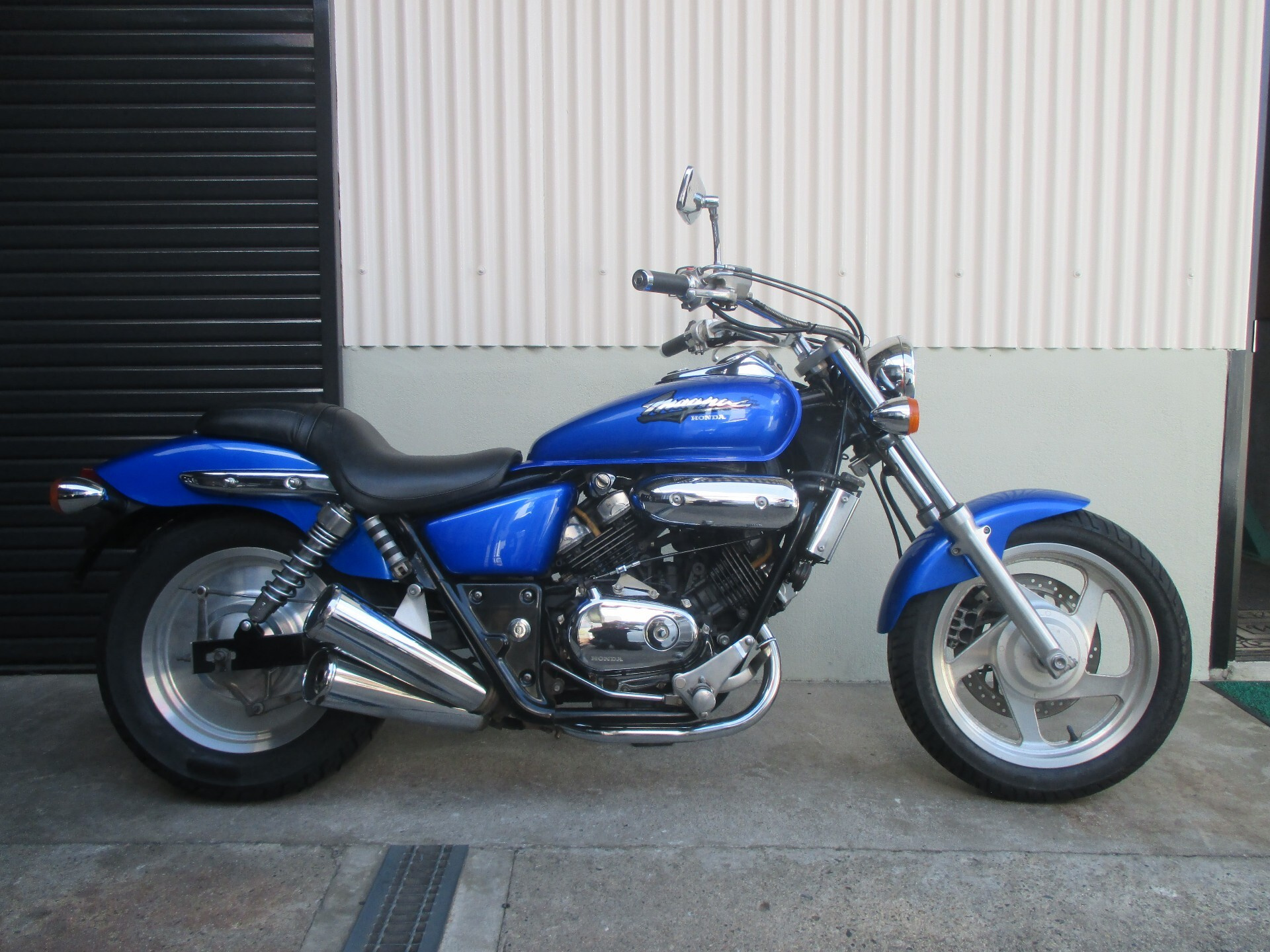 Honda V-TWIN MAGNA